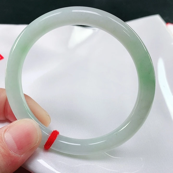 翡翠手镯未镶嵌天然翡翠手镯