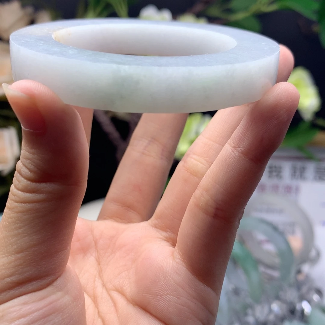 定制翡翠未镶嵌手镯