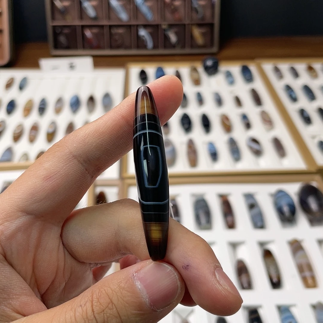 玛瑙/玉髓颈饰未镶嵌西****人