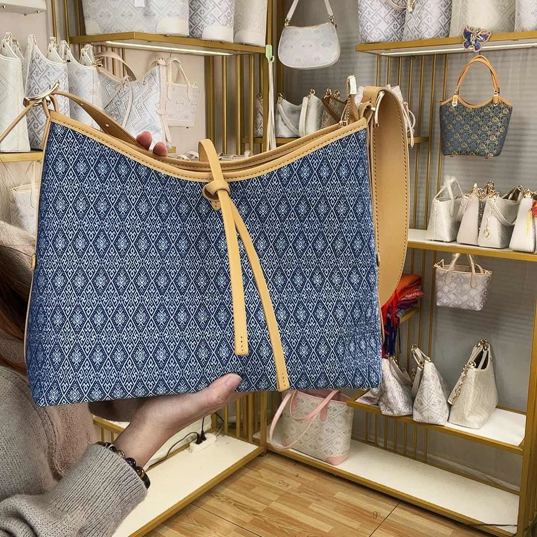 蚕丝非遗斜挎手提包