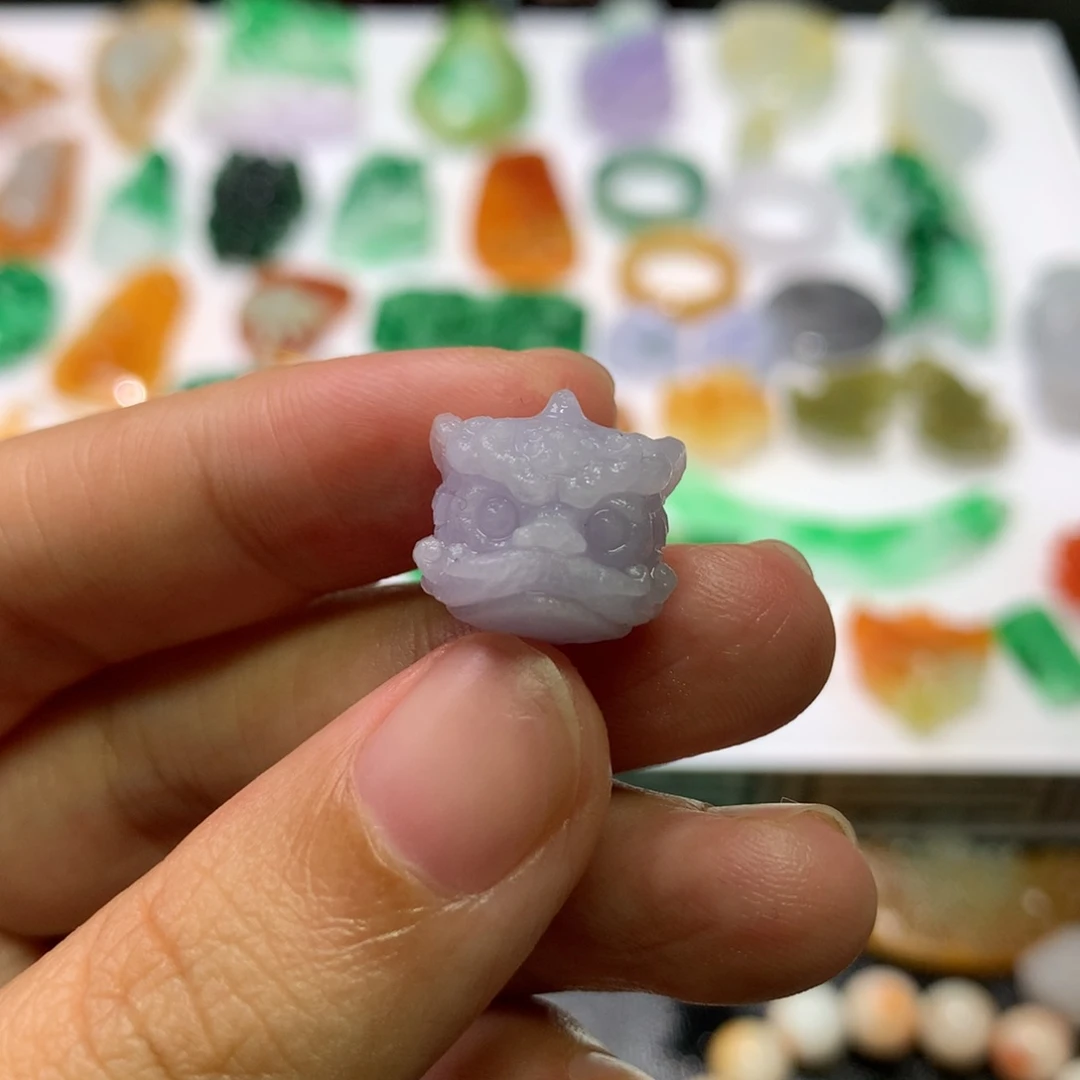 未镶嵌定制翡翠熊**棋醒狮