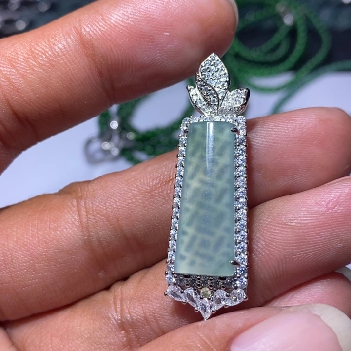 翡翠未镶嵌颈饰天然翡翠