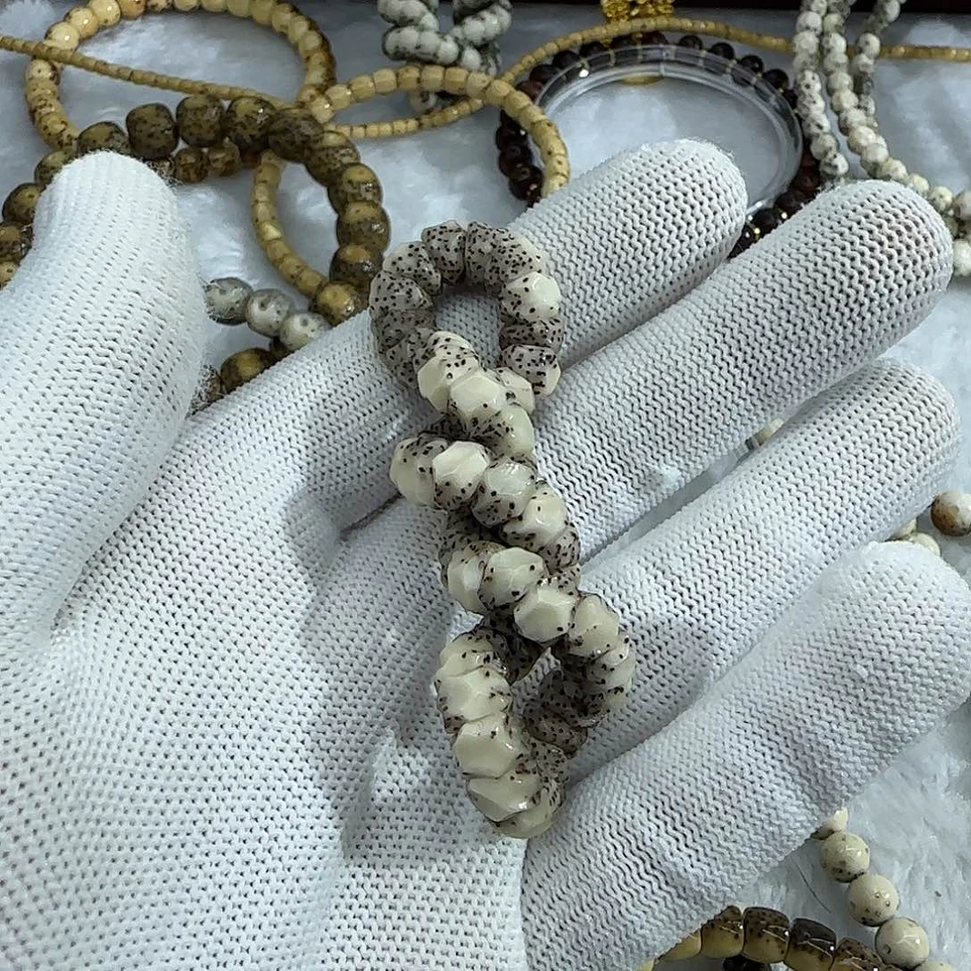 燕***韵星月菩提吊坠闪购9卡8