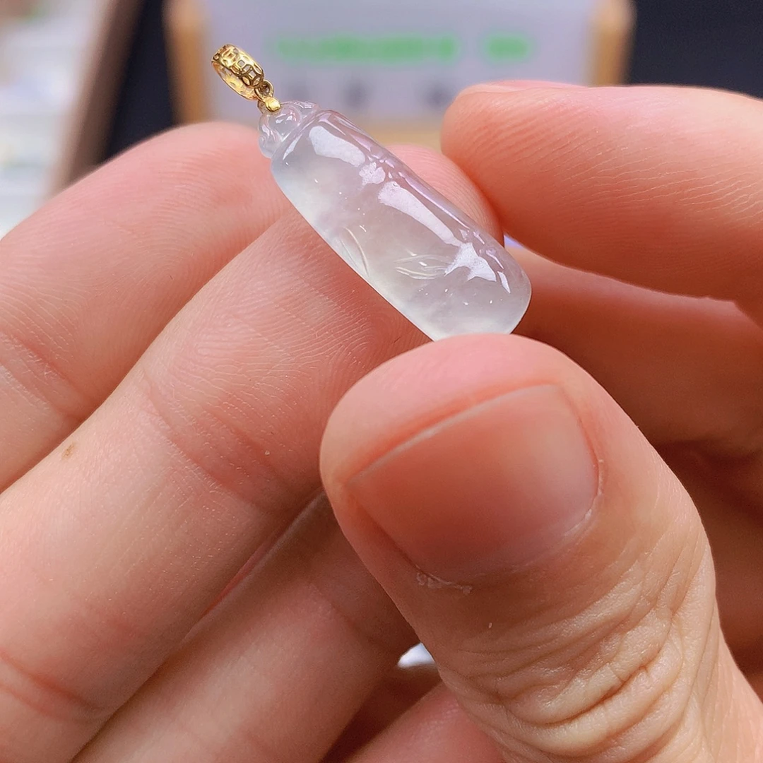 翡翠18K金镶嵌颈饰翡翠