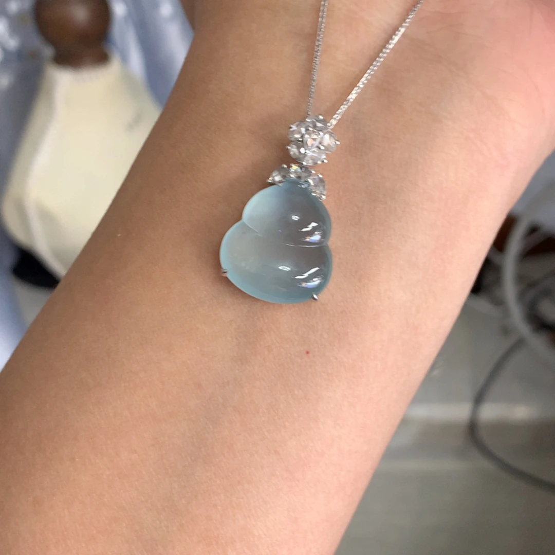 翡翠18K金镶嵌吊坠(赠链)