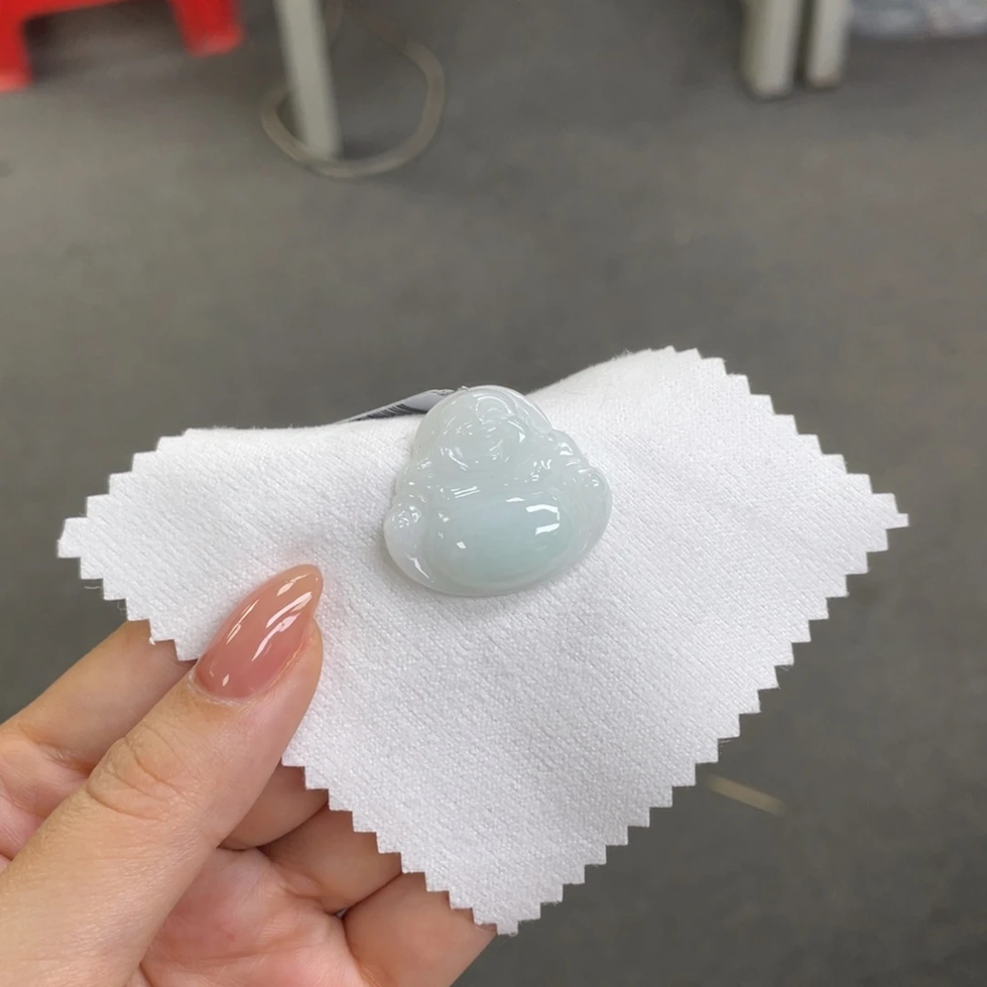 翡翠颈饰未镶嵌佛公