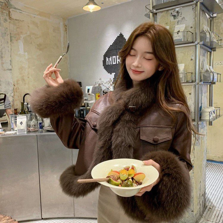 欧货2025冬新款时尚加棉PU皮衣女外套棉服修身仿狐狸毛领加厚棉衣