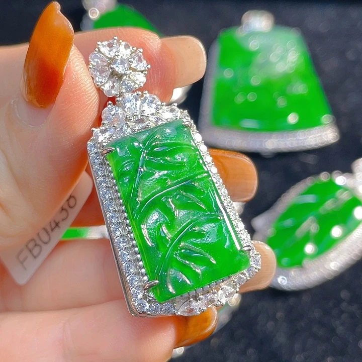 翡翠银S925镶嵌颈饰翡翠