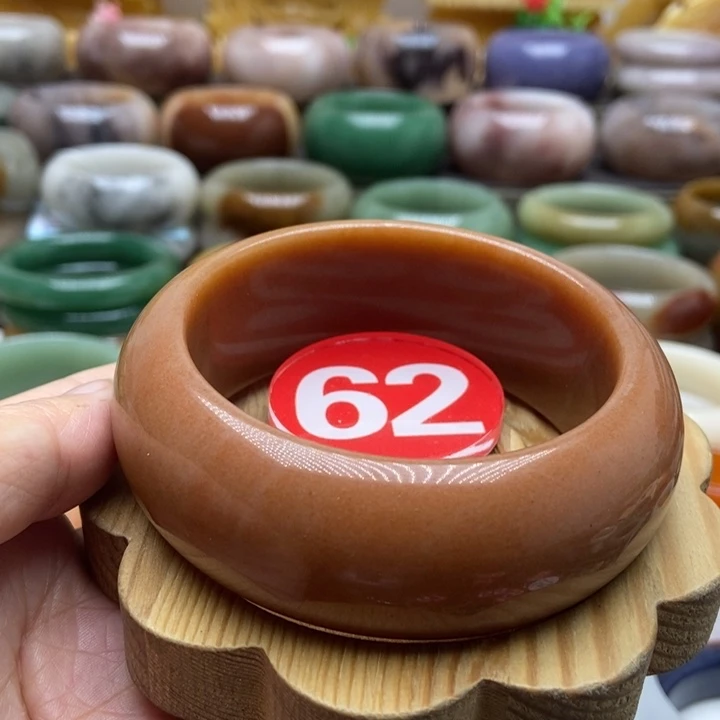 未镶嵌手镯石英质玉