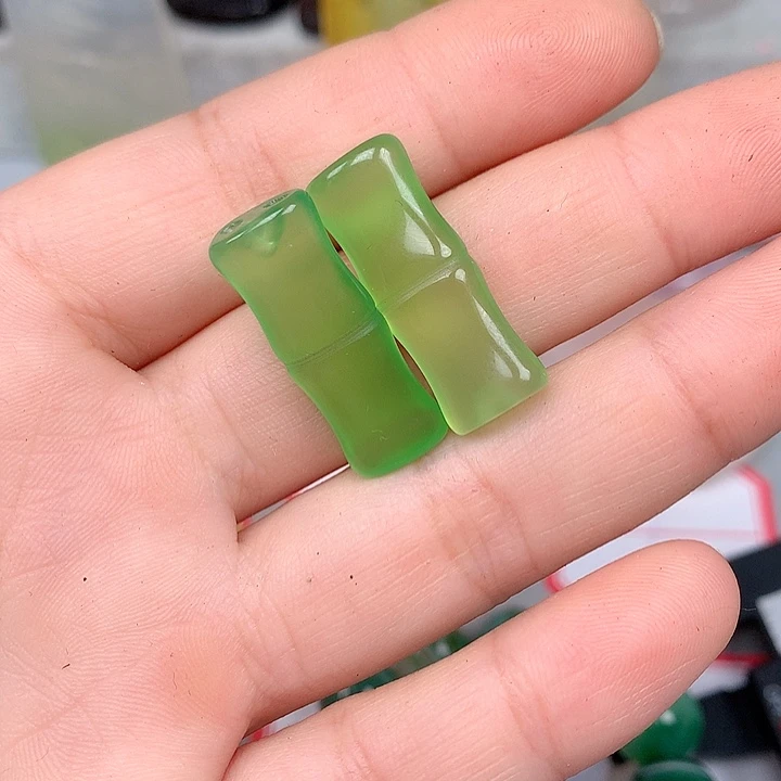 芸***儿玛瑙/玉髓颈饰未镶嵌