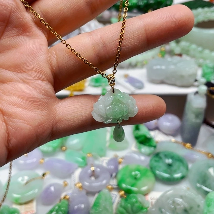 吊坠(不含链)未镶嵌翡翠
