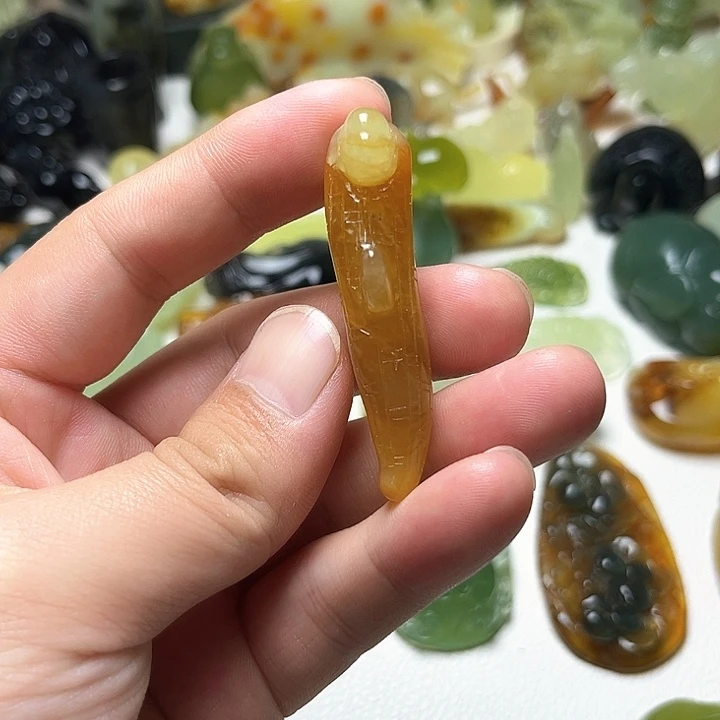 未镶嵌蛇纹石玉颈饰