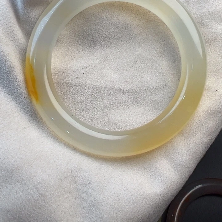 石英质玉（黄龙玉）手镯未镶嵌