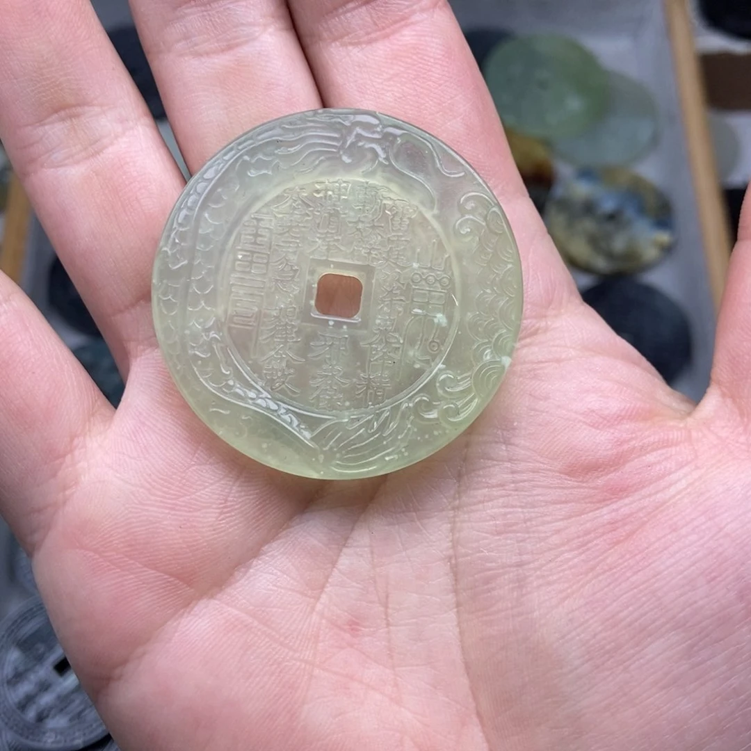 蛇纹石玉颈饰未镶嵌璃*