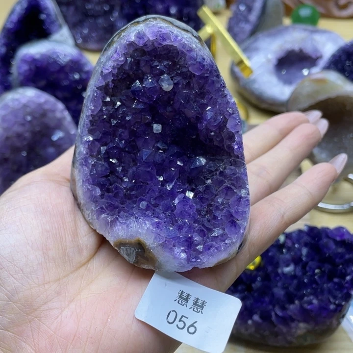 未镶嵌水晶大型摆件（非配饰）