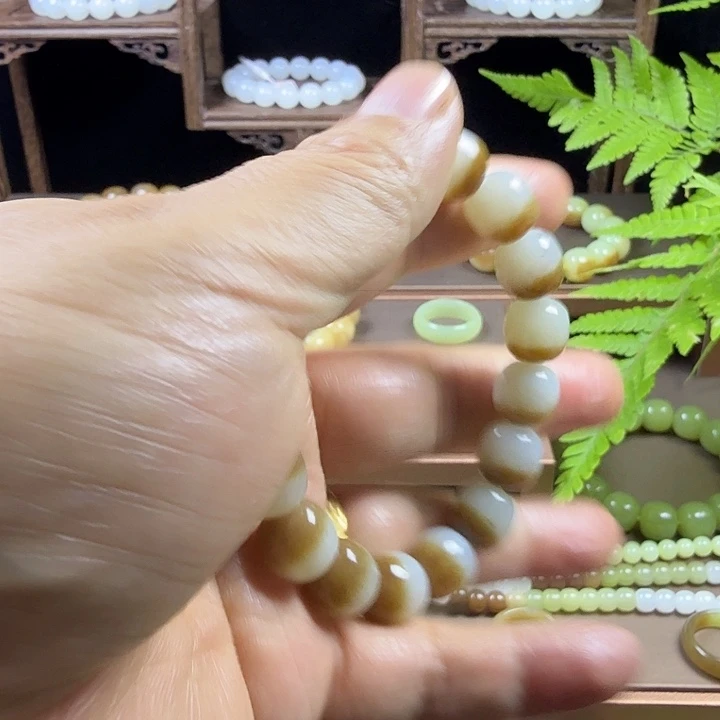 广***号和田玉（糖玉）未镶嵌手链