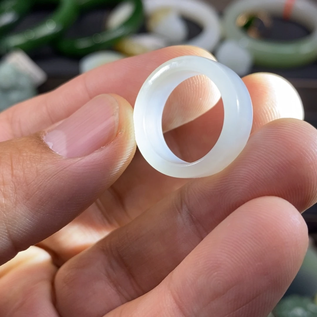 和田玉未镶嵌戒指