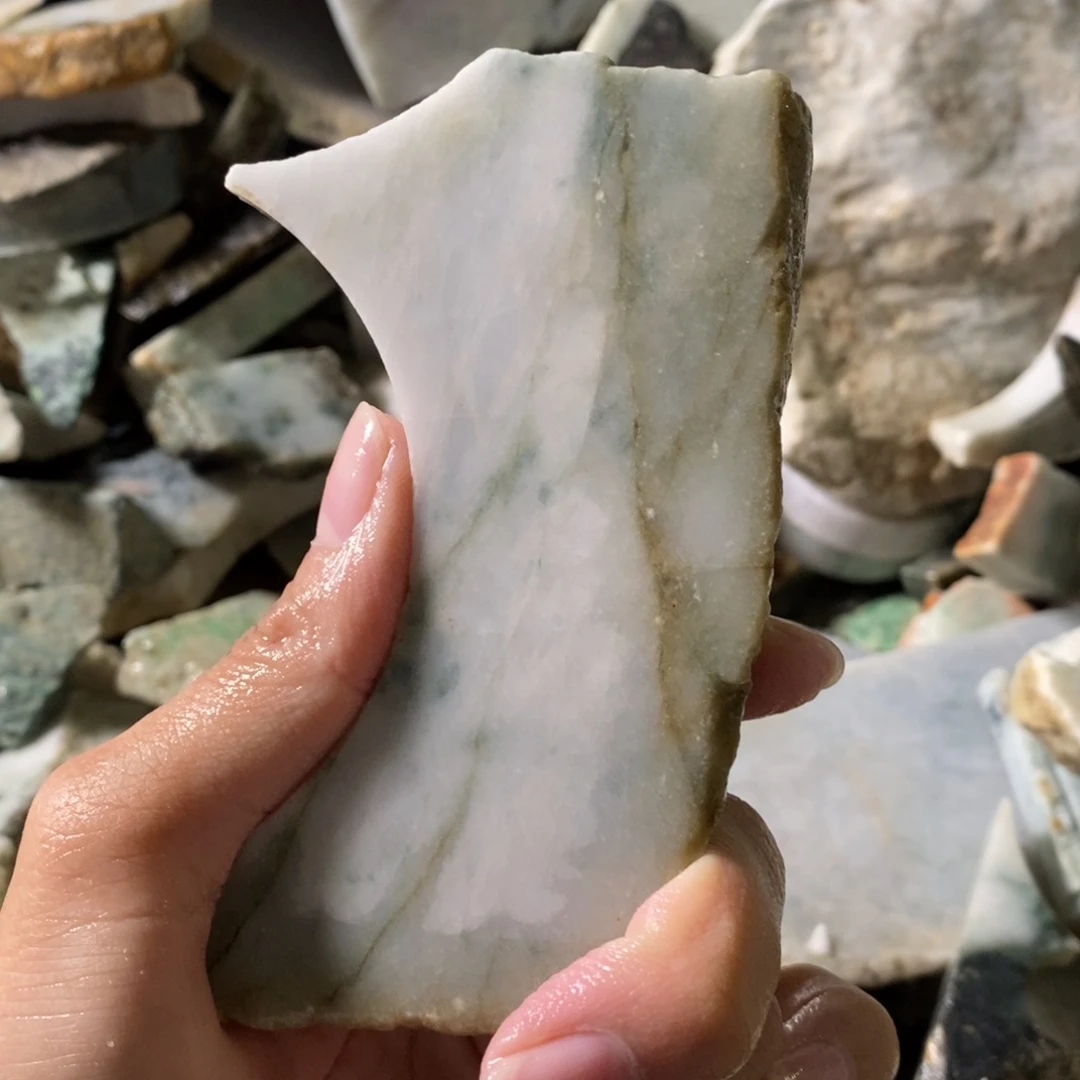 颈饰未镶嵌翡翠天然