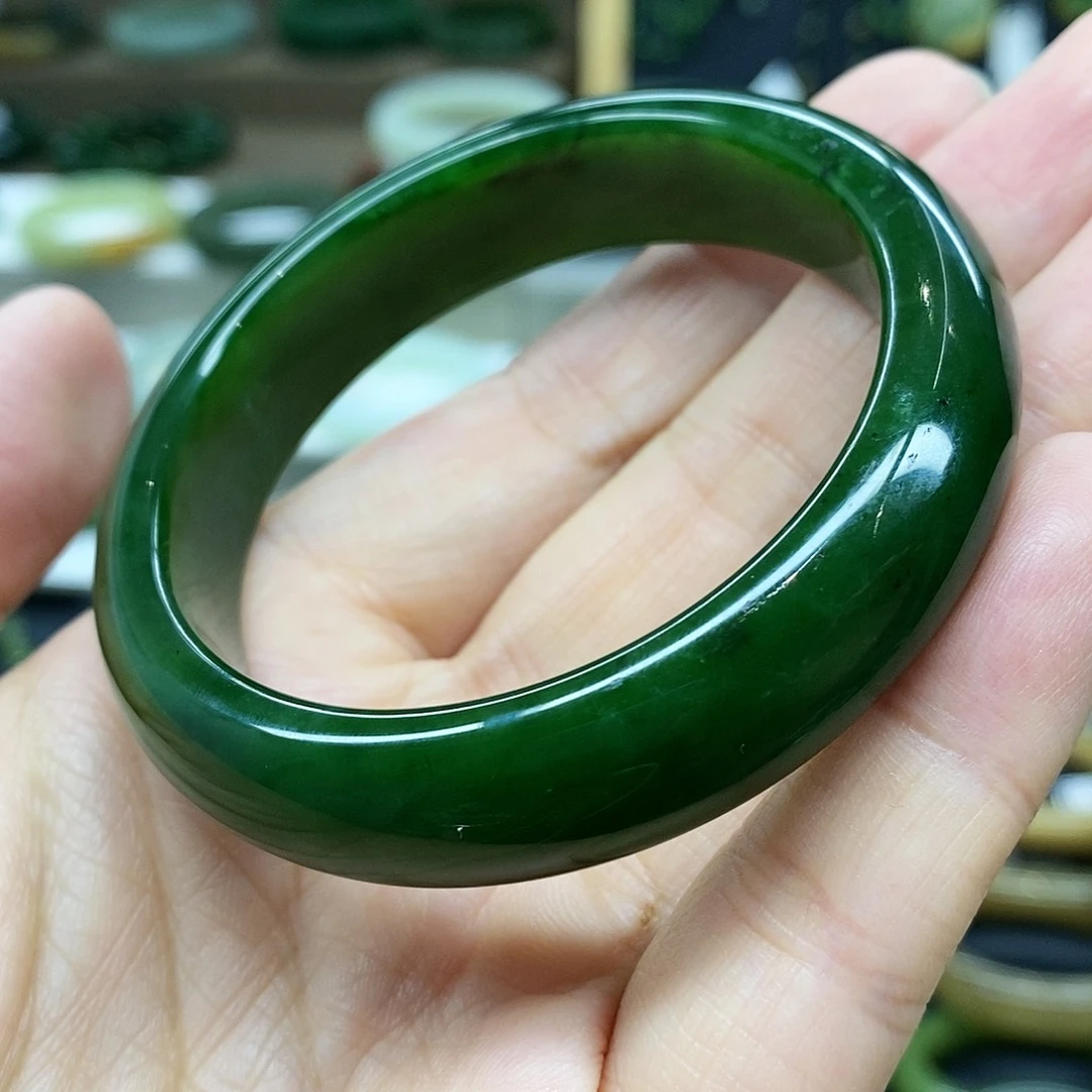 【闪购商品】未镶嵌手镯和田玉（碧玉）