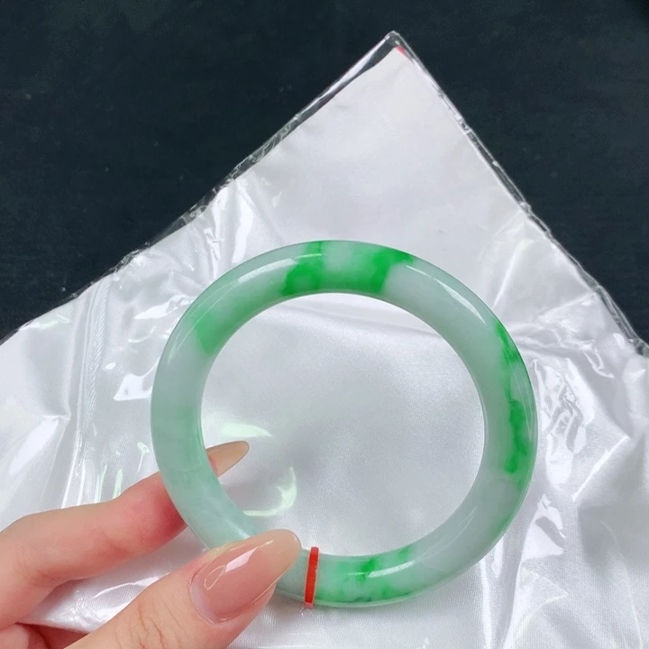 翡翠手镯未镶嵌天然翡翠手镯04
