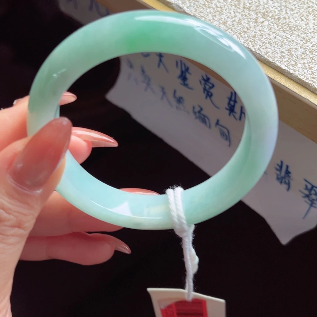翡翠未镶嵌手镯手镯