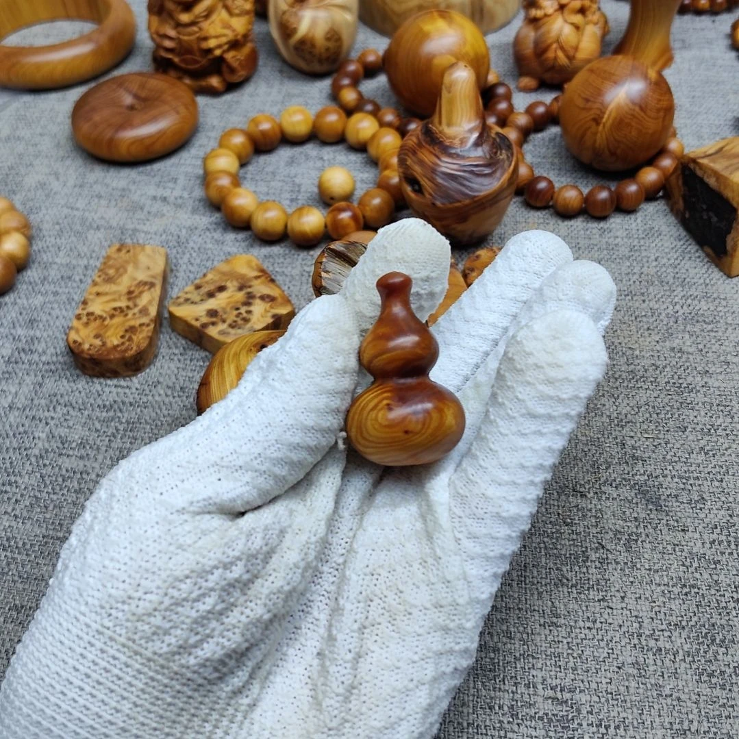 三****太行崖柏手工艺品