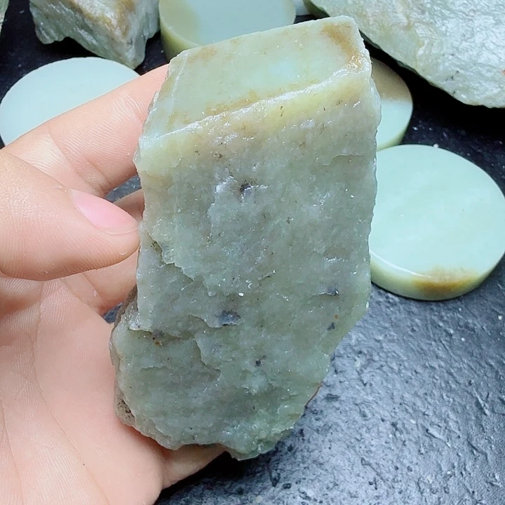 未镶嵌和田玉（糖玉）珠宝奇石