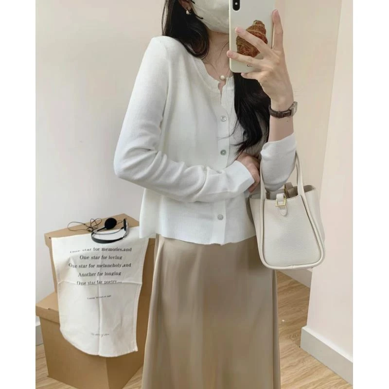 【LILI】  2822 V领长袖针织衫2025春季新款