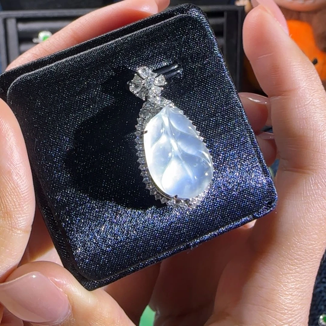 翡翠未镶嵌颈饰高冰木纳雪花棉叶子