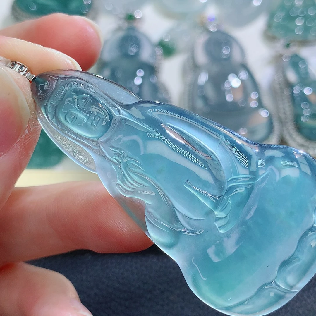 翡翠挂件18K金镶嵌翡翠