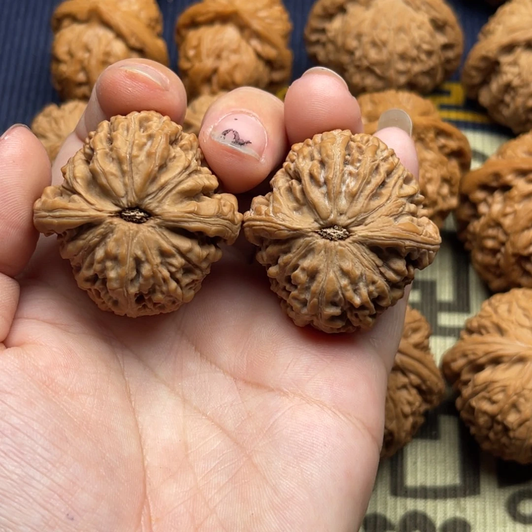 文玩核桃吊坠黑金刚37