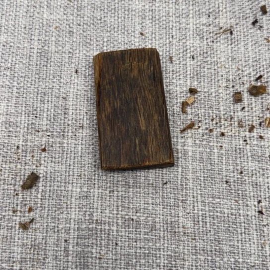 沉香吊坠1*沉香牌子