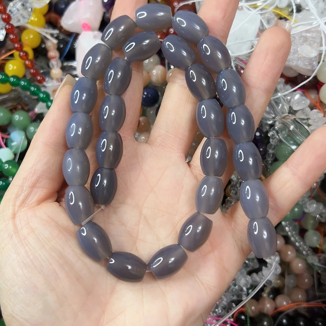 玛瑙/玉髓未镶嵌珠宝半成品，A级卡10x13灰玛瑙枣珠一条