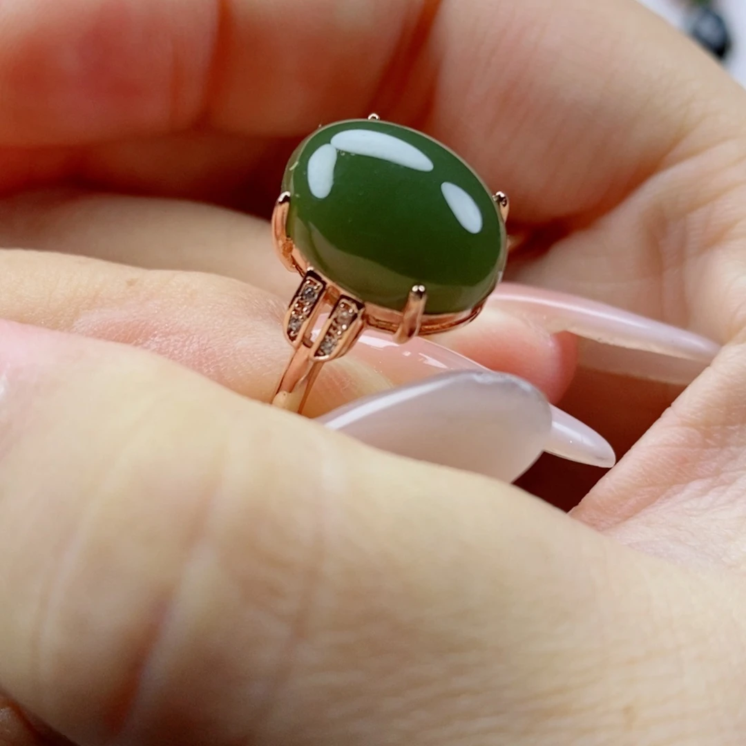 未镶嵌戒指和田玉