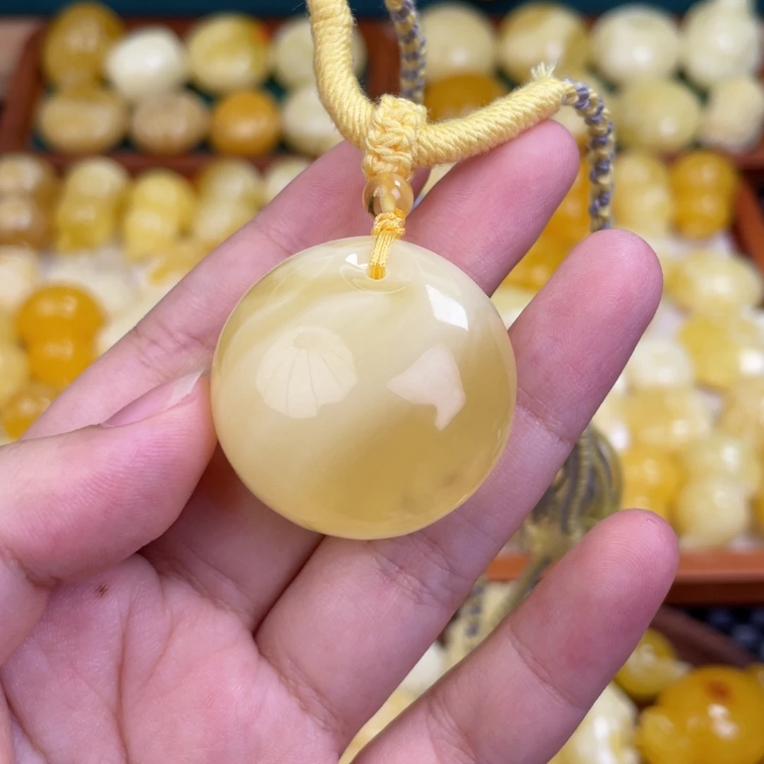 未镶嵌吊坠(赠链)蜜蜡