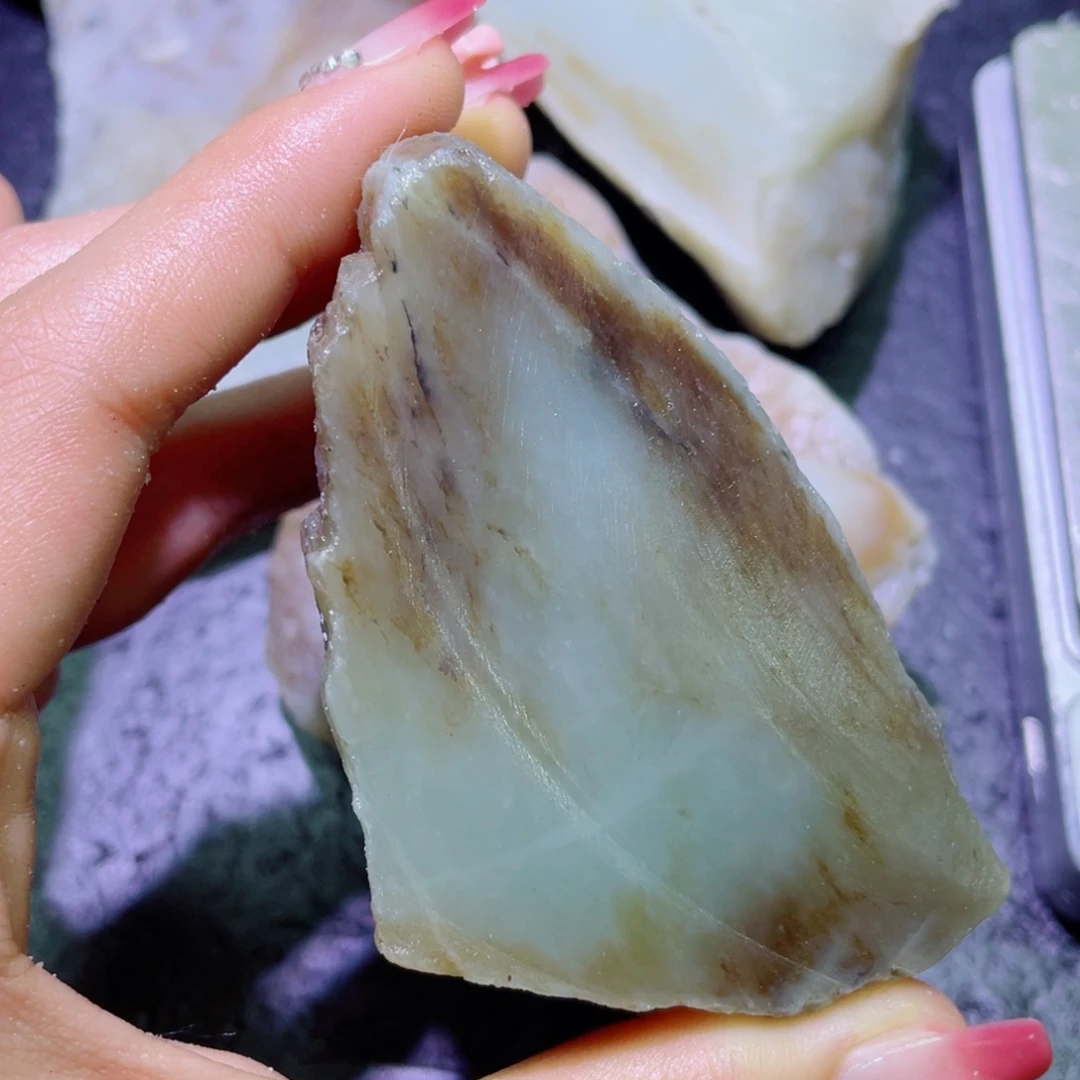 和田玉未镶嵌珠宝半成品