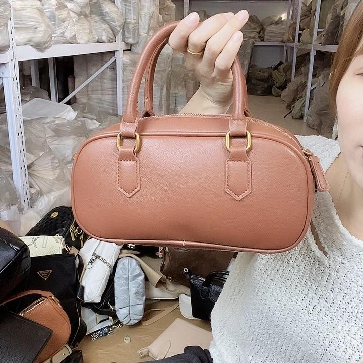 蚕丝小牛剖层皮革PU