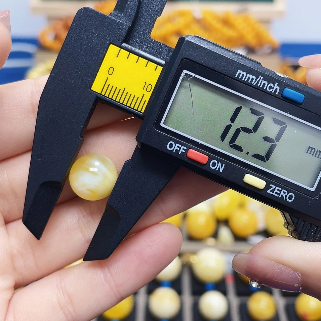 未镶嵌琥珀珠宝奇石12.3mm瑕