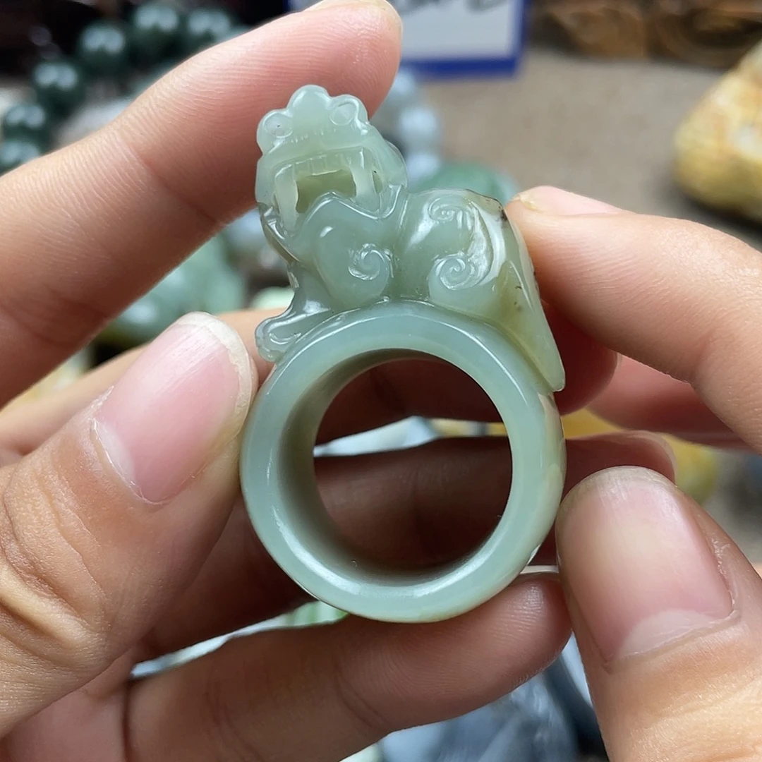 人***态和田玉未镶嵌挂件