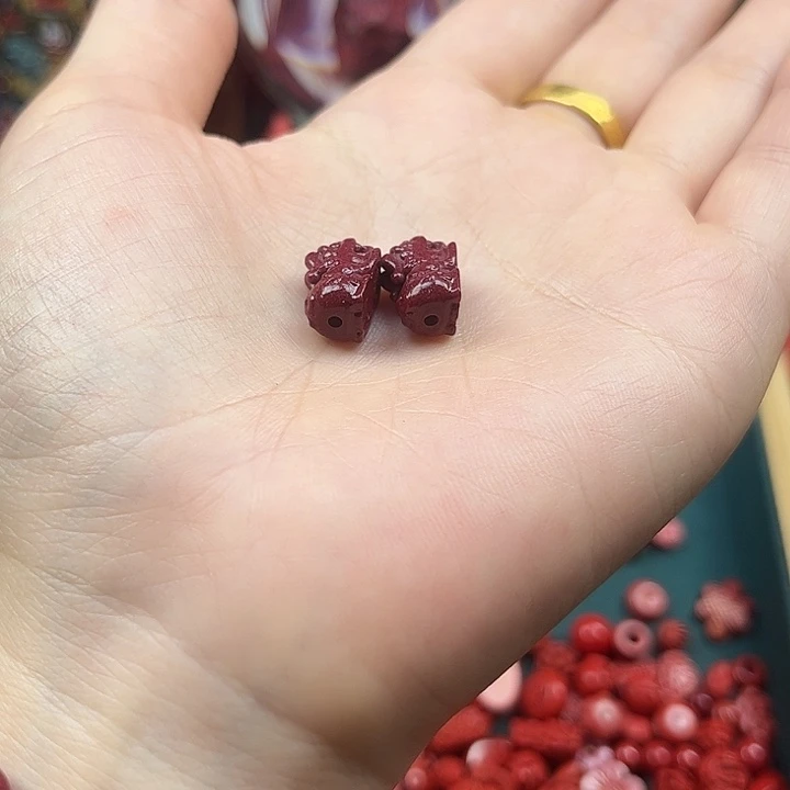 天然辰砂大屁股貔貅配饰