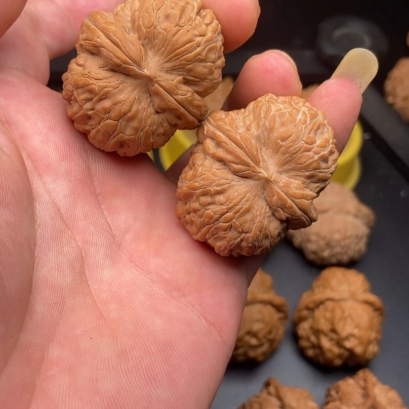 【闪购商品】桃核把件在*比翼双飞