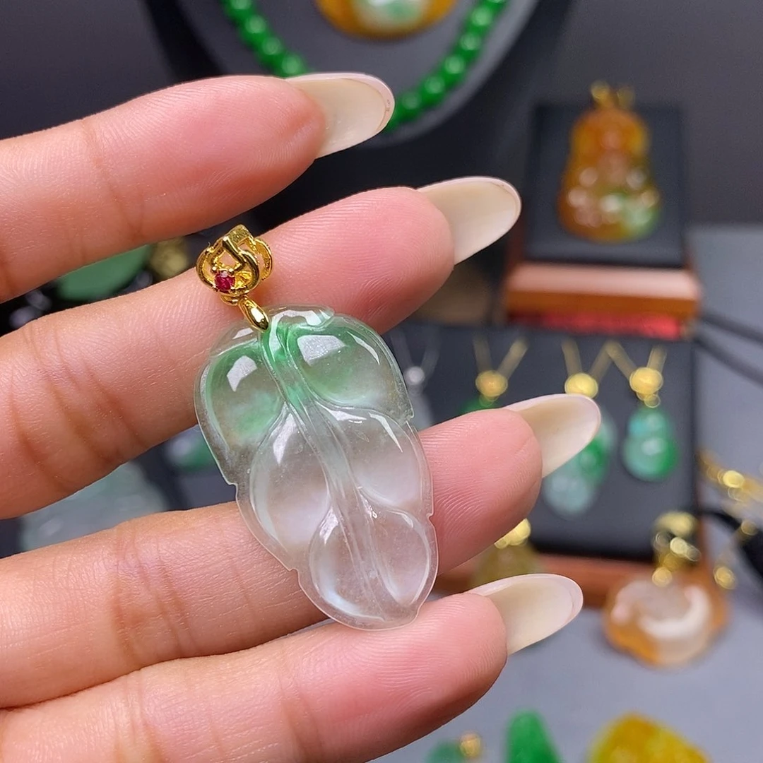 吊坠(赠链)未镶嵌翡翠