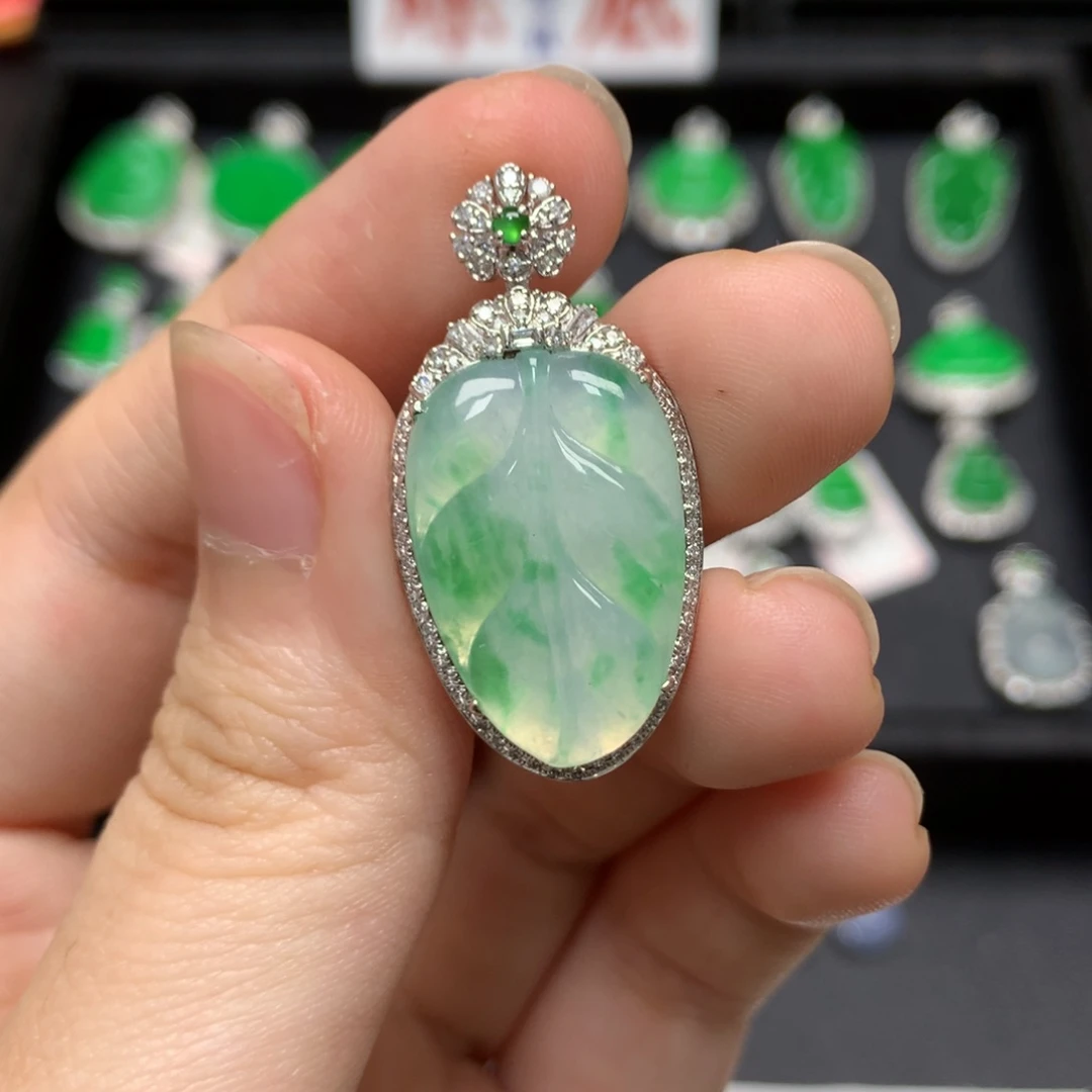 吊坠(不含链)18K金镶嵌翡翠