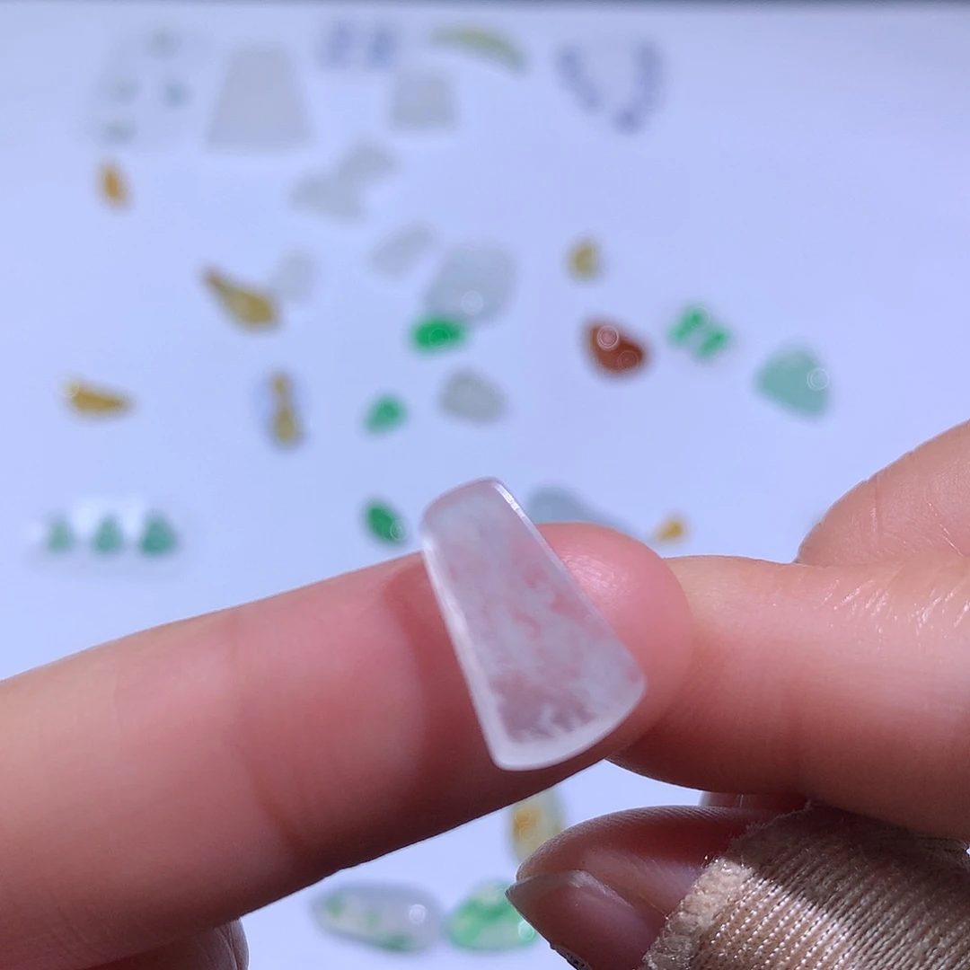 翡翠颈饰未镶嵌无事