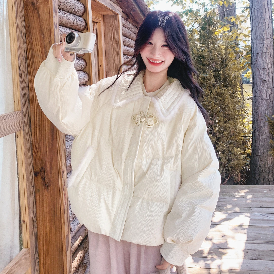 新中式毛边翻领羽绒服女冬季2025新款中国结巨好看休闲面包服外套