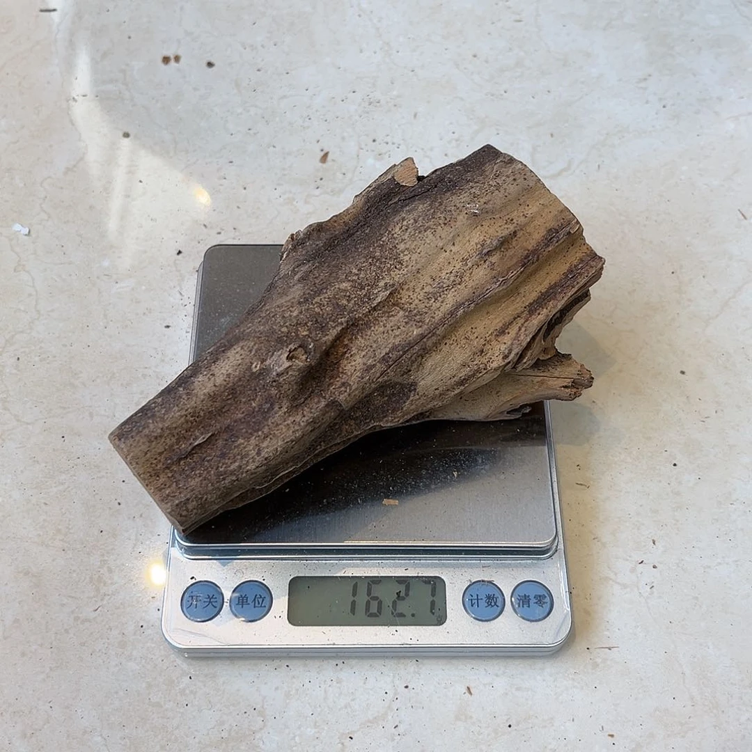 檀香木其他随**安老山檀香枯枝