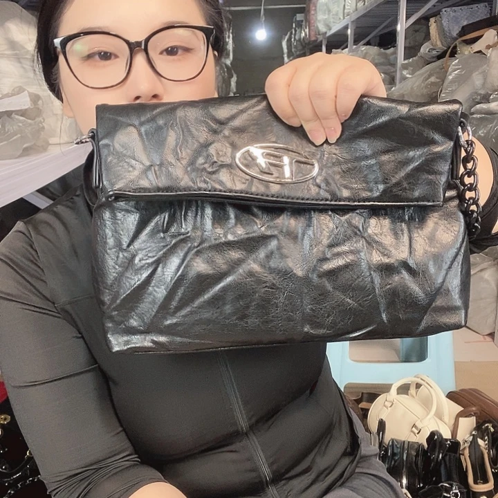 PU黄牛皮（革）PVC时尚潮流时尚