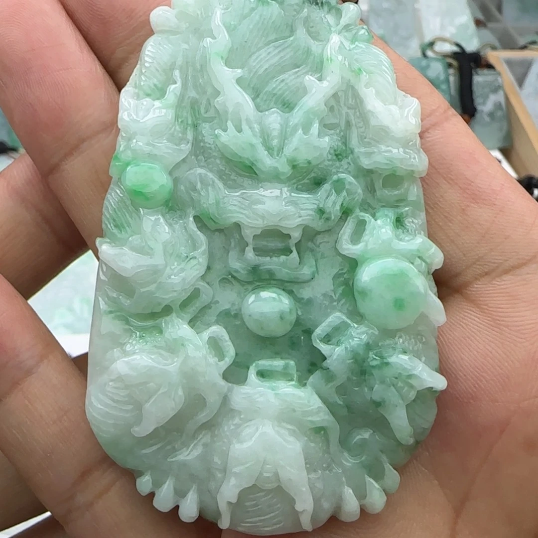 翡翠未镶嵌颈饰翡翠