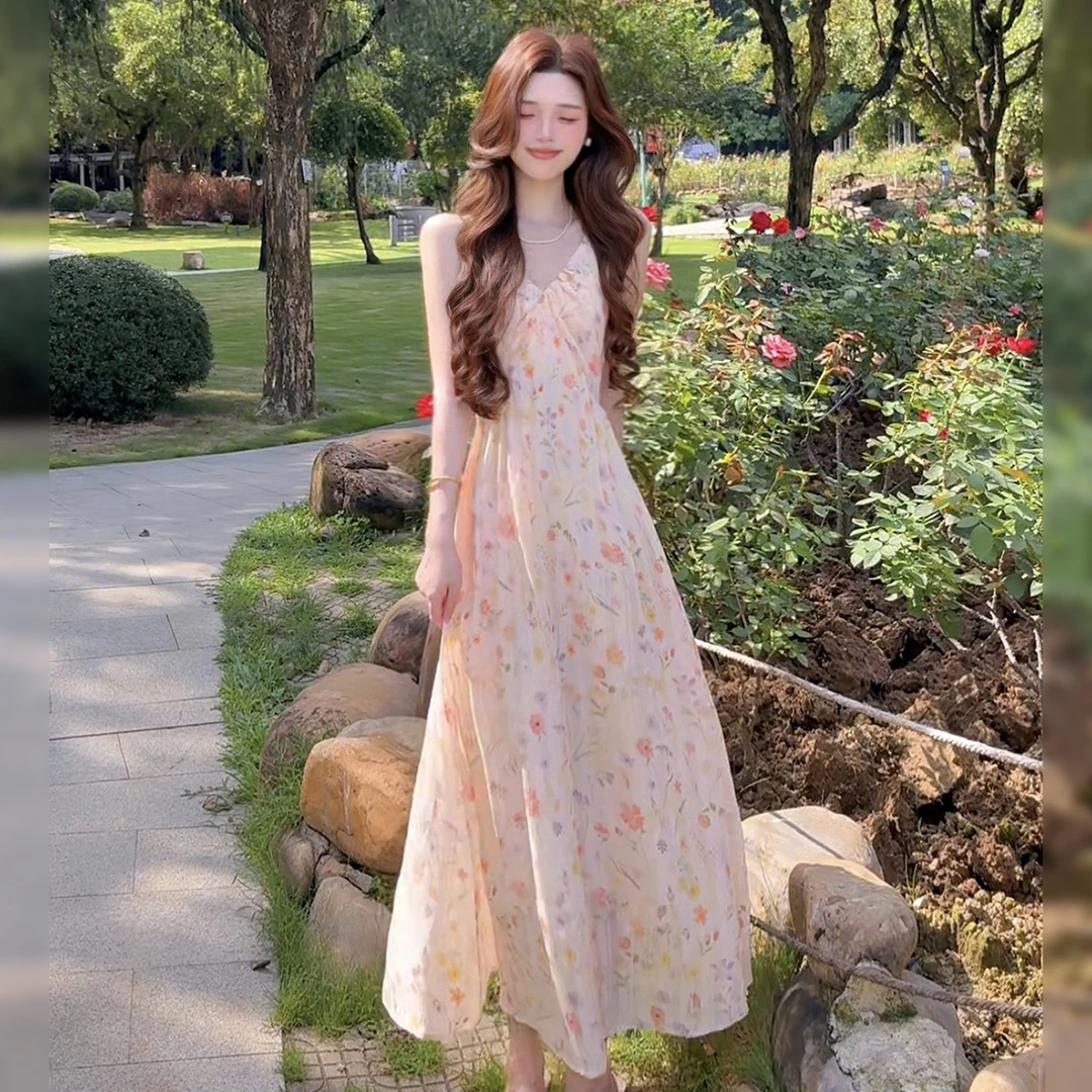 绝美气质法式碎花吊带连衣裙2025新款今年流行爆款漂亮长裙子女夏