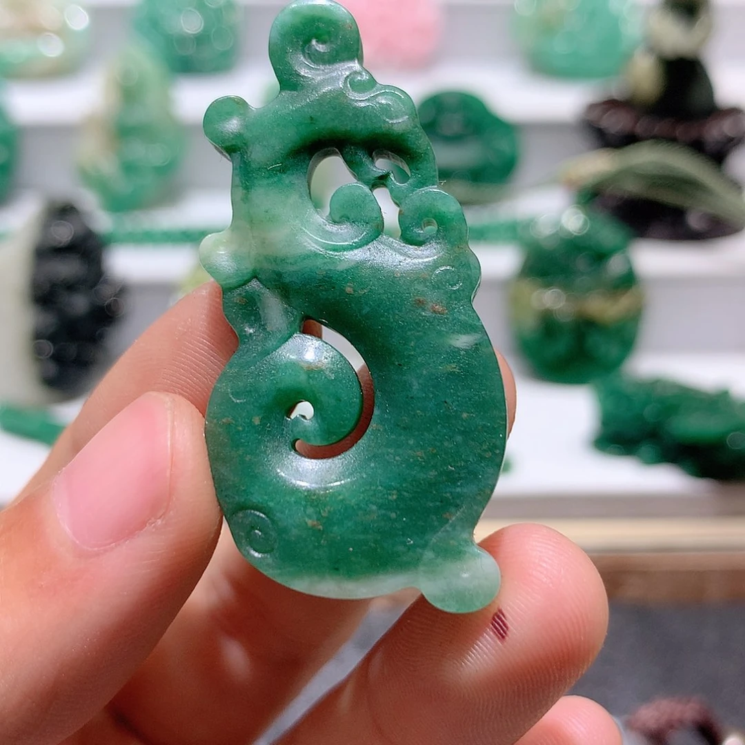 独山玉未镶嵌挂件